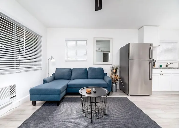 Comfy Condos At Middle River Apt 1